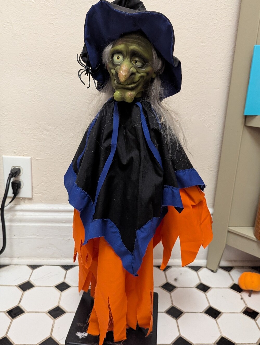 Vintage 1998 Holiday Creations Boogiepeople Shiver N Shake Witch